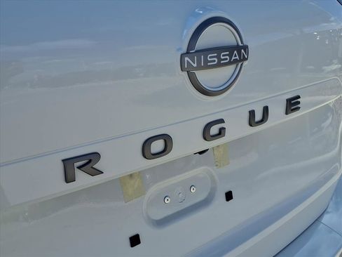 Used 2026 Nissan Rogue S FWD image 8