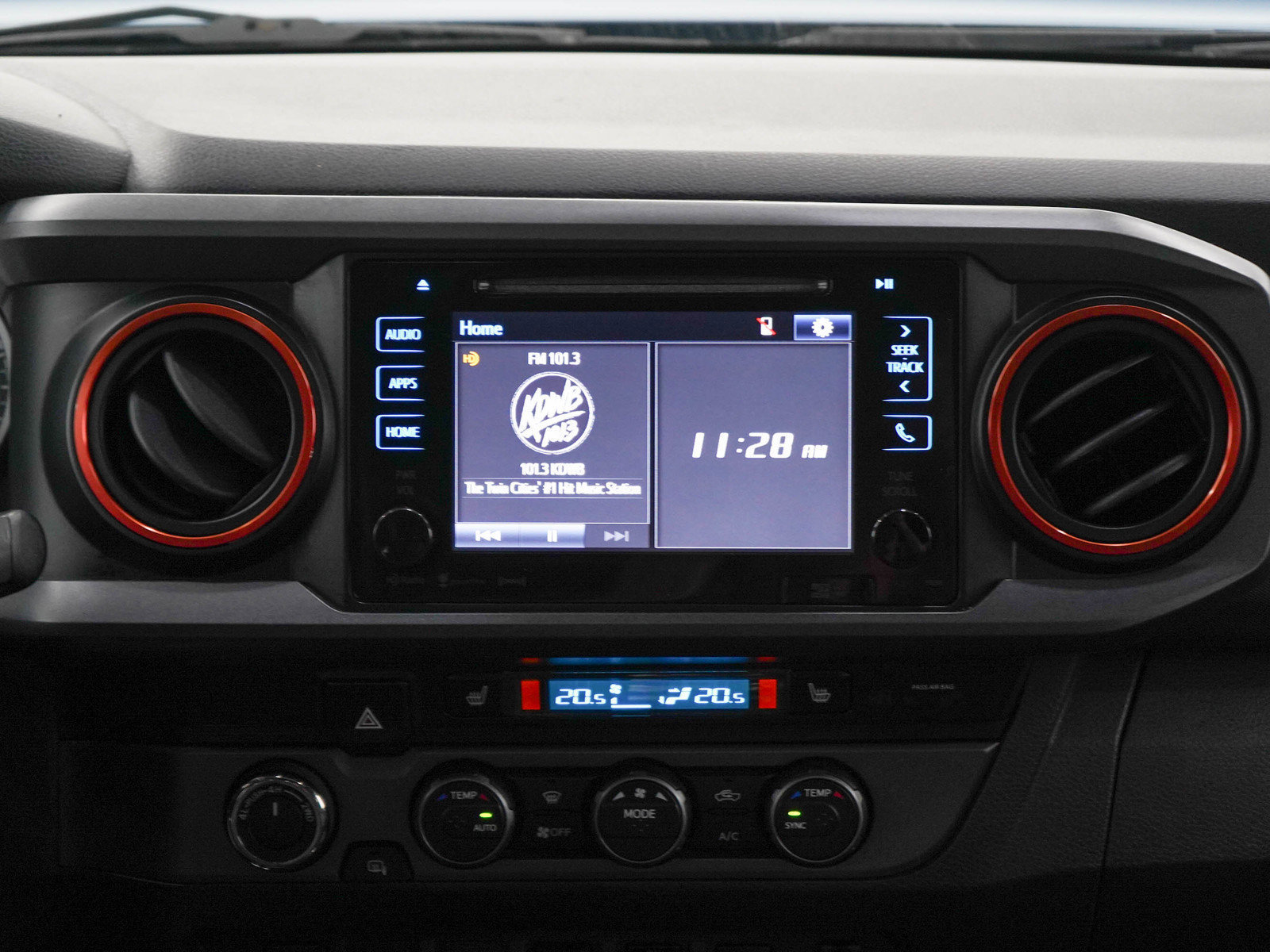 Used 2019 Toyota Tacoma TRD Sport AWD/4WD image 15