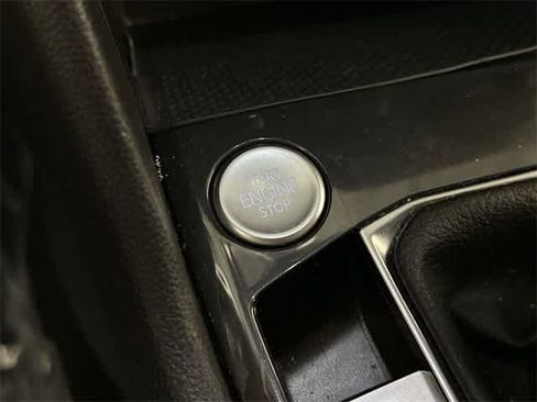 Certified 2024 Volkswagen Tiguan SE image 10
