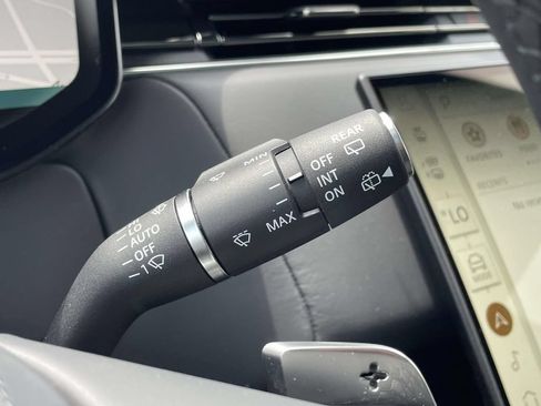 New 2026 Land Rover Range Rover Sport SE AWD/4WD image 38
