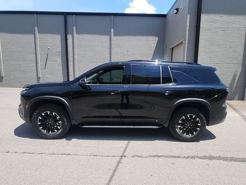 Used 2025 Chevrolet Traverse Z71 w/ Enhanced Driving Package AWD/4WD image 6
