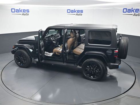 Used 2023 Jeep Wrangler Unlimited Sahara w/ Cold Weather Group AWD/4WD image 60