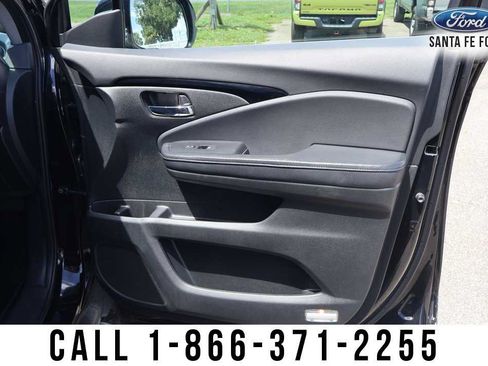 Used 2017 Honda Pilot Touring image 26