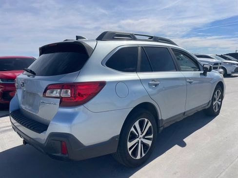 Used 2018 Subaru Outback 2.5i Limited image 2