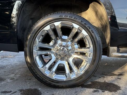 Used 2018 GMC Yukon SLT w/ Premium Edition image 17