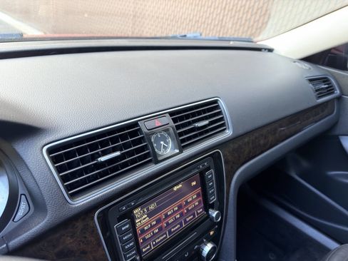 Used 2014 Volkswagen Passat TDI SEL Premium image 18