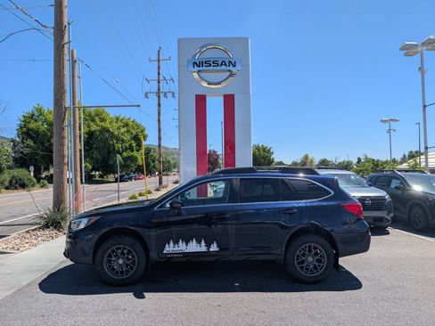 Used 2018 Subaru Outback 2.5i Limited AWD/4WD image 1