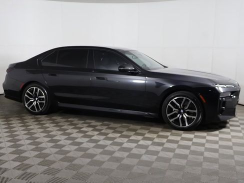 Used 2023 BMW 760i xDrive w/ Luxury Rear Seating Package AWD/4WD image 14