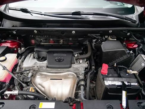 Used 2018 Toyota RAV4 LE w/ All Weather Liner Package AWD/4WD image 20