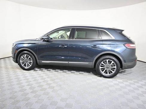 Used 2022 Lincoln Nautilus AWD w/ Premium Package image 3