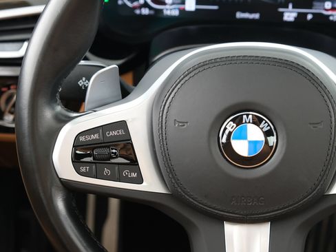 Used 2023 BMW M550i xDrive w/ Executive Package AWD/4WD image 11
