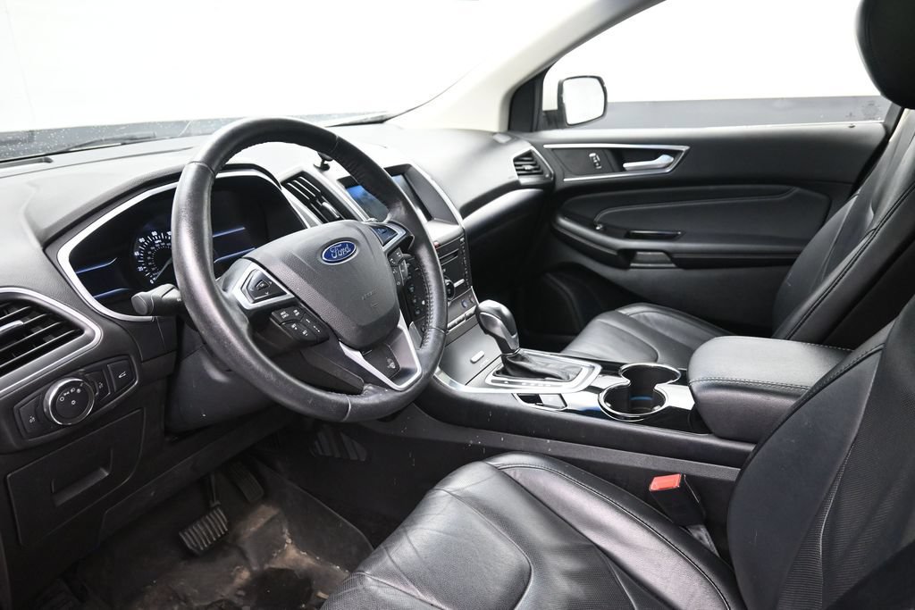 Used 2016 Ford Edge Titanium w/ Equipment Group 301A AWD/4WD image 20
