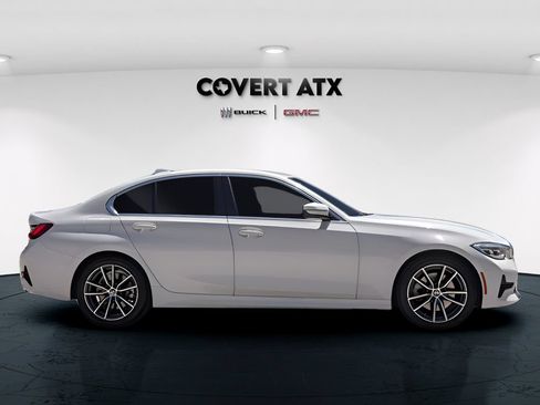 Used 2022 BMW 330i Sedan w/ Premium Package 2 RWD image 8