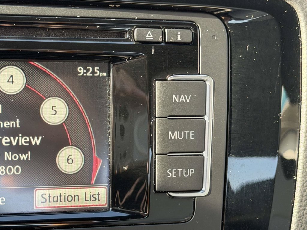Used 2015 Volkswagen Jetta Sport FWD image 38