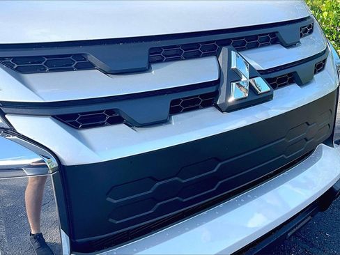 Used 2025 Mitsubishi Outlander Sport ES image 27