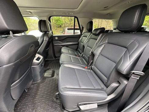 New 2025 Lincoln Navigator Reserve AWD/4WD image 19
