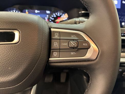 Used 2025 Jeep Compass Limited AWD/4WD image 23