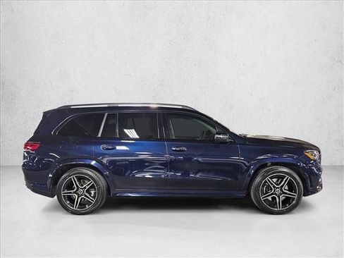 Used 2022 Mercedes-Benz GLS 450 4MATIC image 4