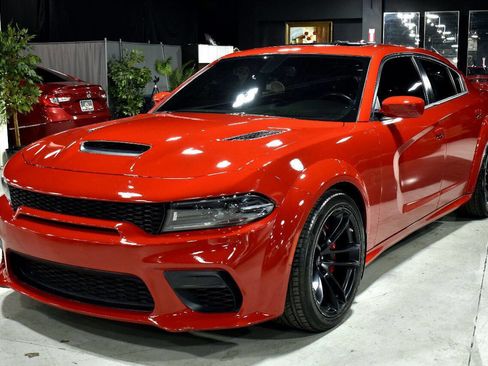 Used 2022 Dodge Charger SRT Hellcat w/ Harman/Kardon Audio Group image 3