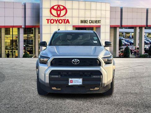 Certified 2025 Toyota 4Runner SR5 AWD/4WD image 8