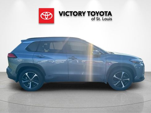 Used 2024 Toyota Corolla Cross AWD Hybrid w/ Convenience Package image 2