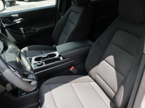 Used 2026 Chevrolet Equinox LT FWD image 16