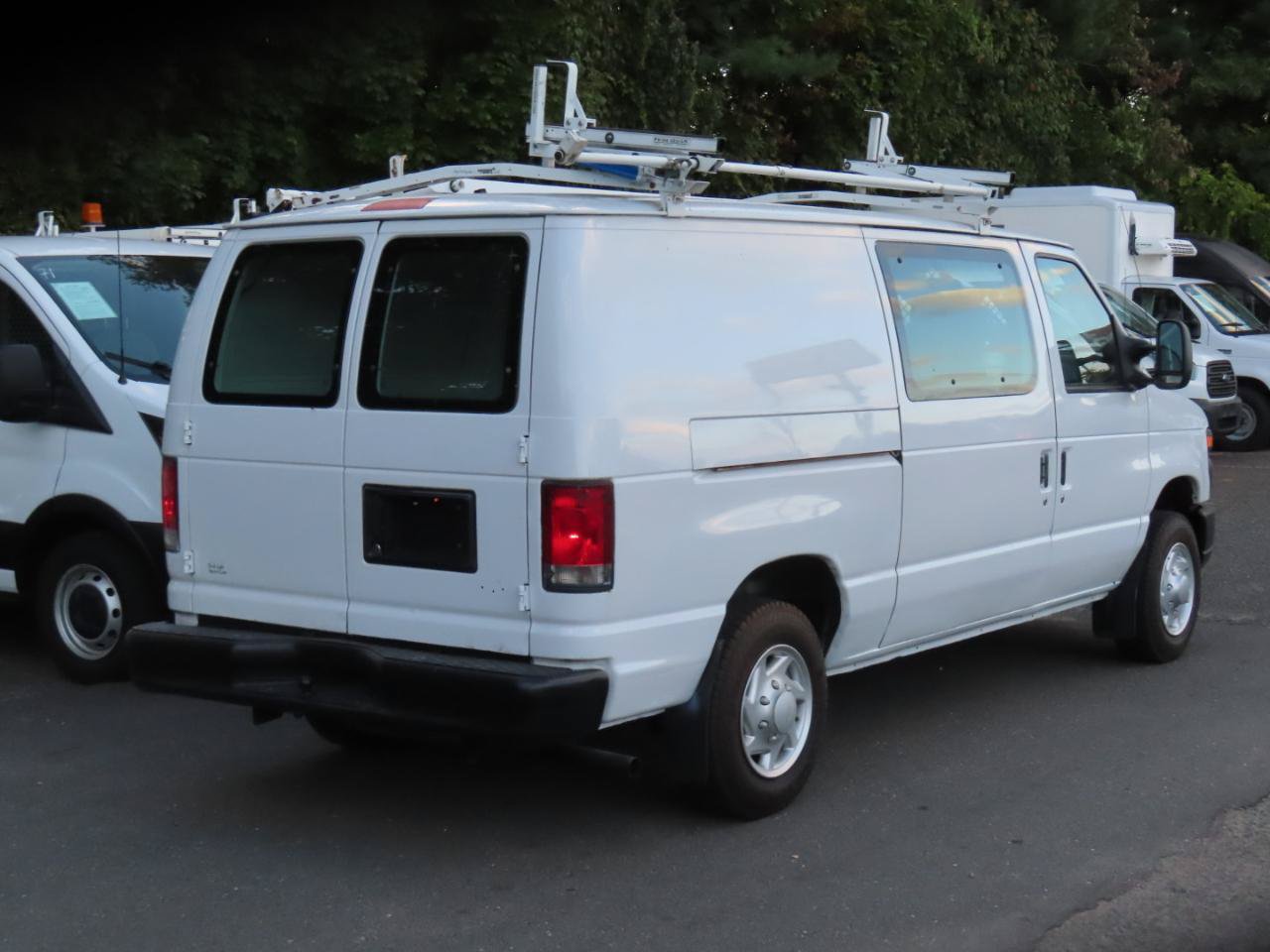 Used 2014 Ford E-150 and Econoline 150 RWD image 3
