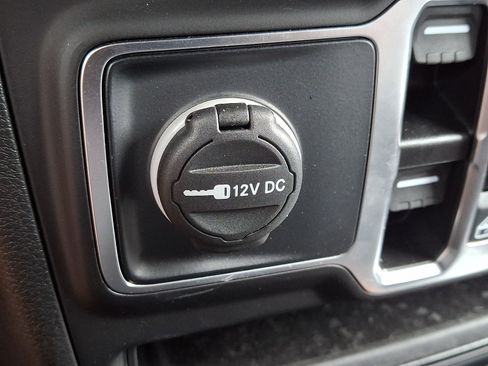 Used 2025 Jeep Wrangler Unlimited Sahara AWD/4WD image 24