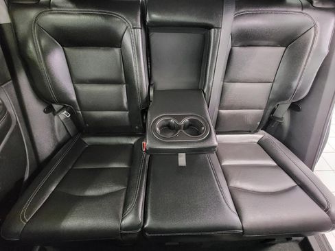 Used 2022 GMC Terrain SLT w/ Infotainment Package II image 23