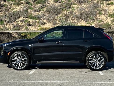 Used 2024 Cadillac XT4 Sport image 9