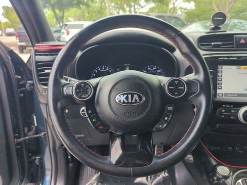 Used 2018 Kia Soul + FWD image 14