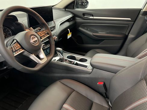 New 2026 Nissan Altima 2.5 SR w/ SR Midnight Edition Package FWD image 14