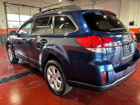 Used 2011 Subaru Outback 2.5i Premium image 9