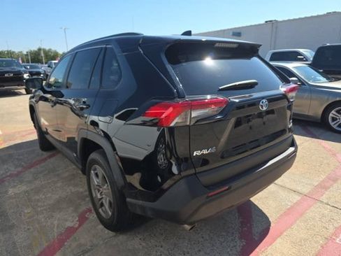 Used 2024 Toyota RAV4 LE AWD/4WD image 3