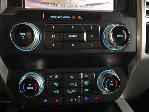 Used 2020 Ford F150 Platinum image 19