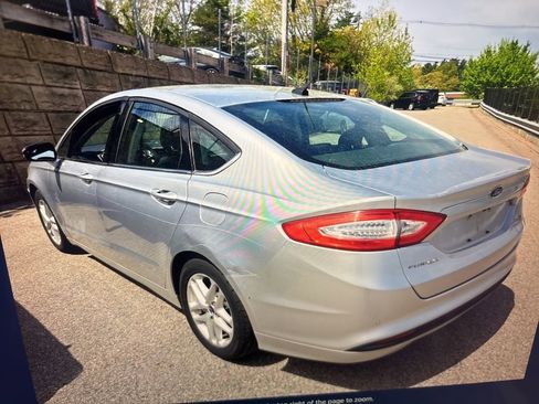Used 2014 Ford Fusion SE FWD image 2