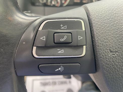 Used 2013 Volkswagen Tiguan SE image 31