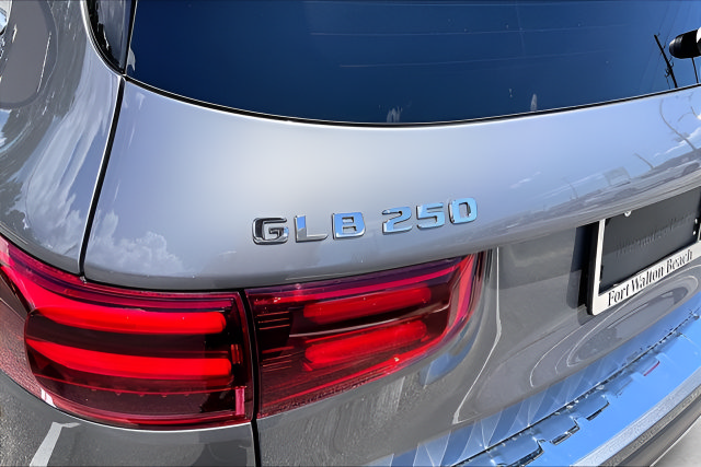 Certified 2026 Mercedes-Benz GLB 250 4MATIC image 34