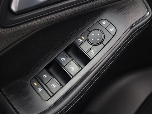 Used 2023 Nissan Rogue SV image 12