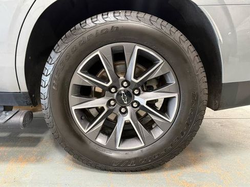 Used 2023 Chevrolet Tahoe Z71 w/ Z71 Off-Road Package AWD/4WD image 9