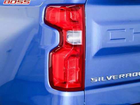 Used 2022 Chevrolet Silverado 1500 LT Trail Boss image 9