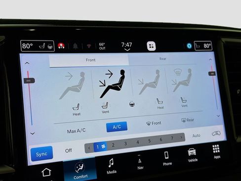 Used 2023 Chrysler Pacifica Limited image 24