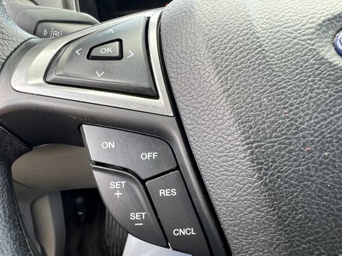 Used 2018 Ford Fusion SE FWD image 39