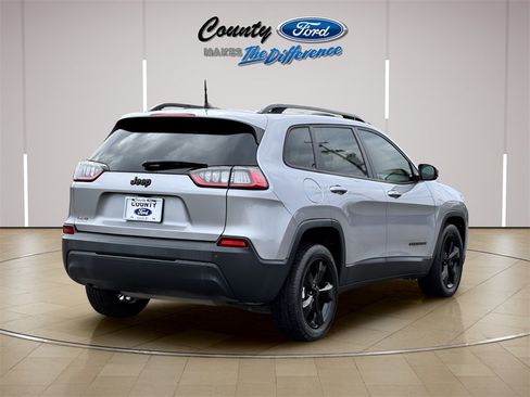 Used 2021 Jeep Cherokee Latitude Plus image 23