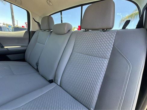 Used 2021 Toyota Tacoma SR5 RWD image 9