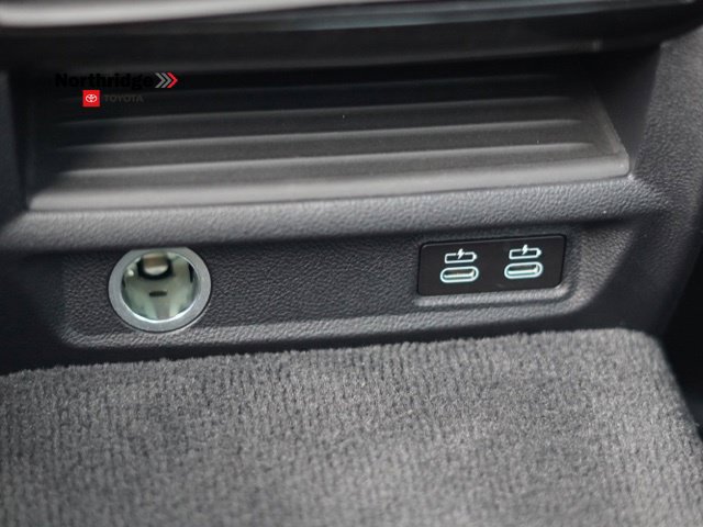 Used 2021 BMW 530e w/ M Sport Package RWD image 35