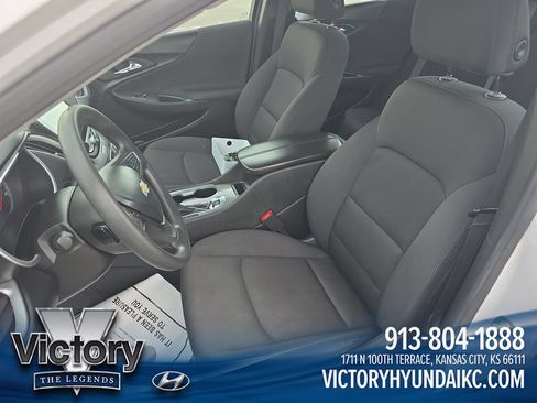 Used 2024 Chevrolet Malibu LT FWD image 9