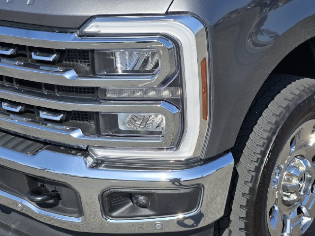 Used 2025 Ford F350 Lariat w/ Lariat Ultimate Package AWD/4WD image 8