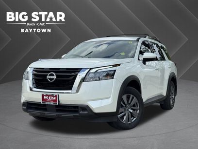 Used 2024 Nissan Pathfinder SV