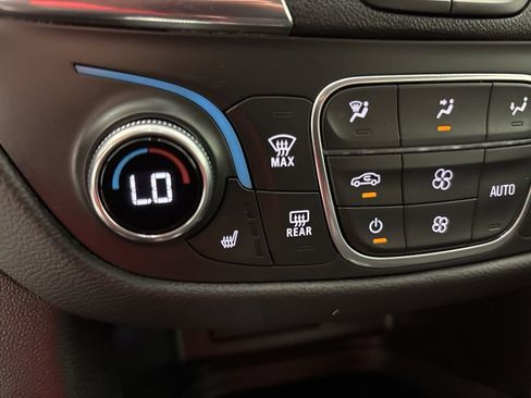 Used 2023 Chevrolet Equinox LT image 40